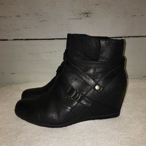 bare traps tea wedge bootie